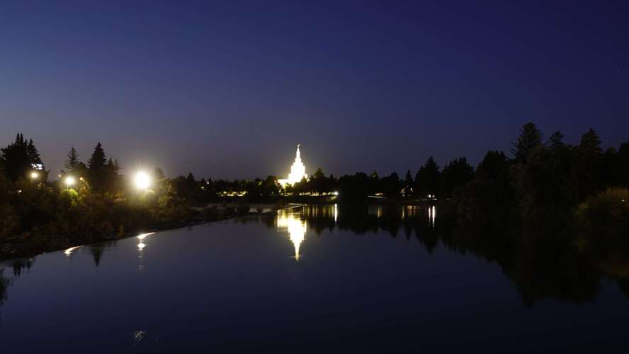 2025-08-18_21-10-39_RX103663